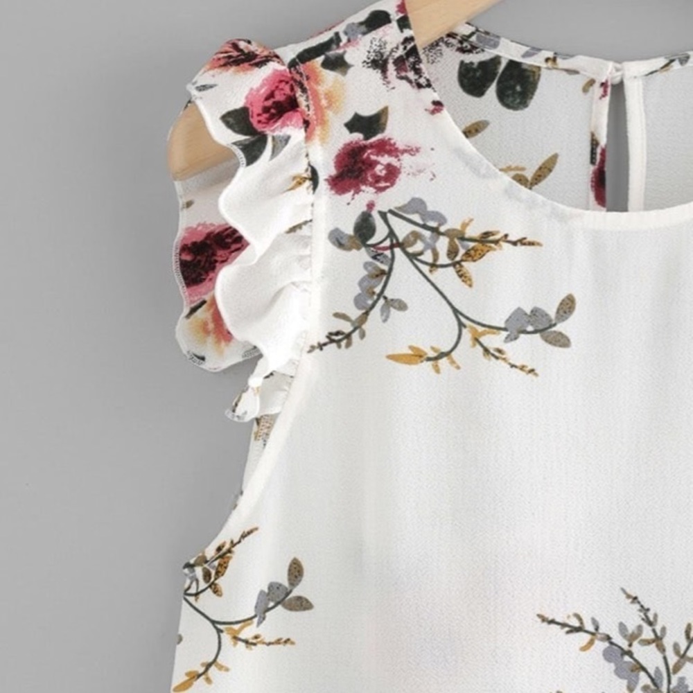 HERE‼️ White floral ruffle shell top